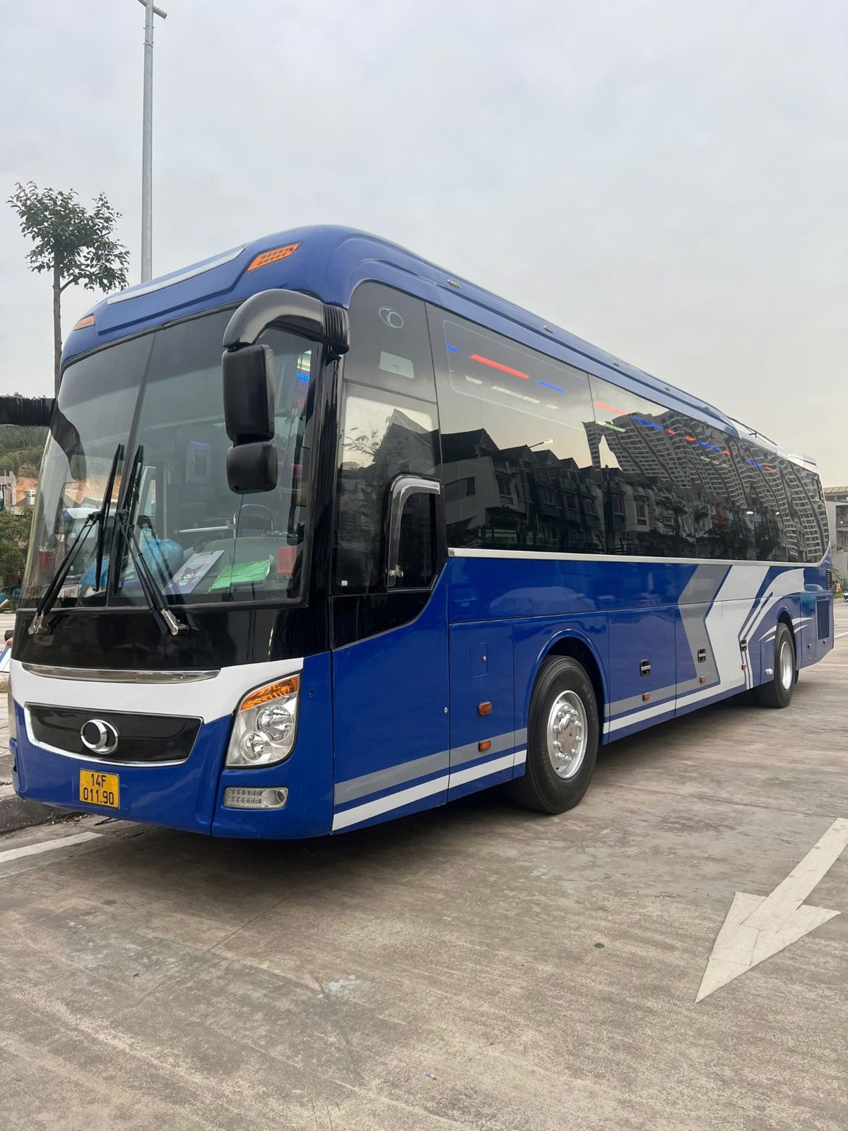 Xe giường nằm màu xanh của Nhà xe Cường Lan